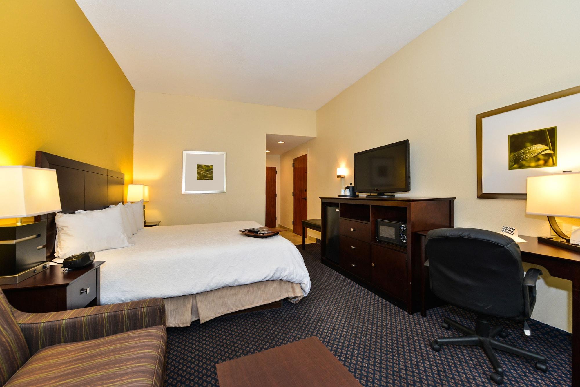 Hampton Inn Petersburg-Fort Gregg Adams Exterior photo