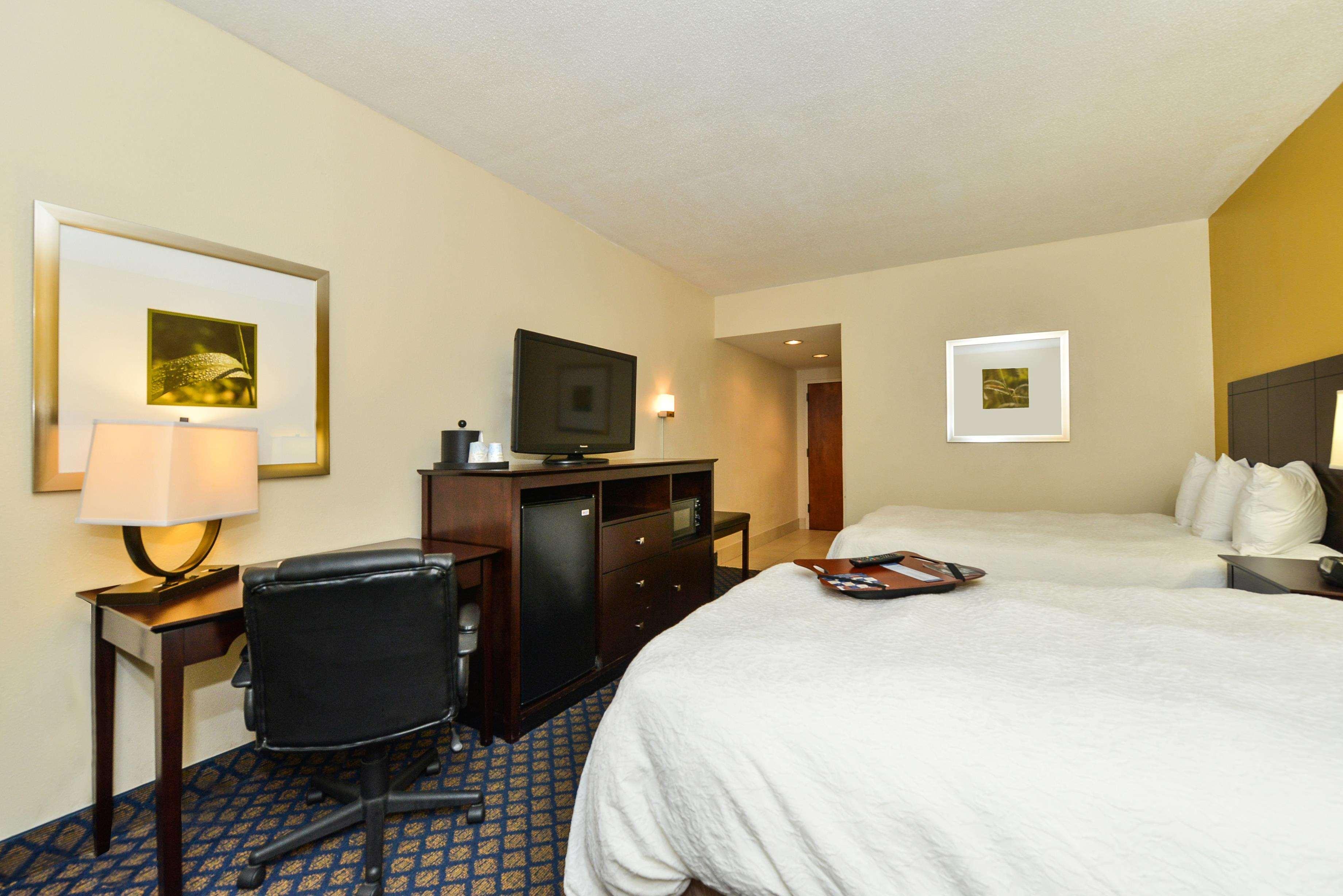 Hampton Inn Petersburg-Fort Gregg Adams Exterior photo