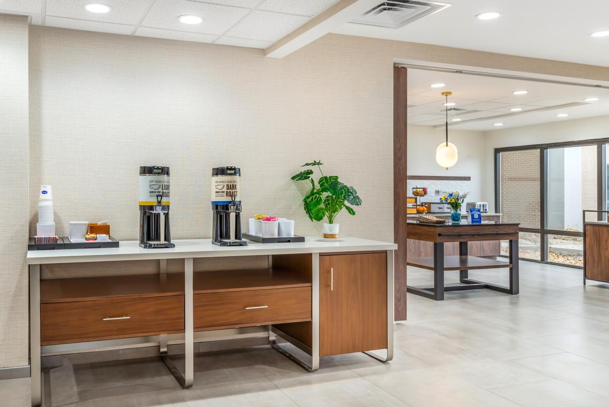 Hampton Inn Petersburg-Fort Gregg Adams Exterior photo